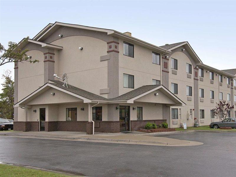 Super 8 By Wyndham Newport News/Jefferson Ave. Hotel Eksteriør billede
