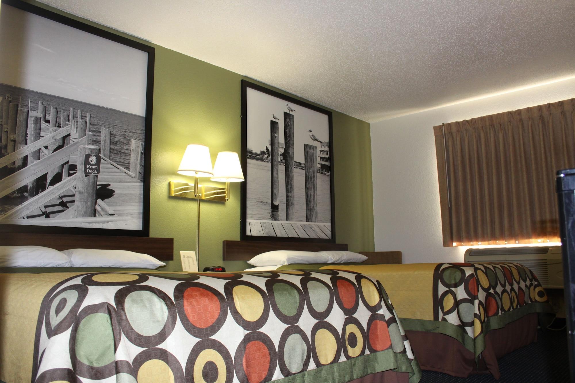 Super 8 By Wyndham Newport News/Jefferson Ave. Hotel Eksteriør billede