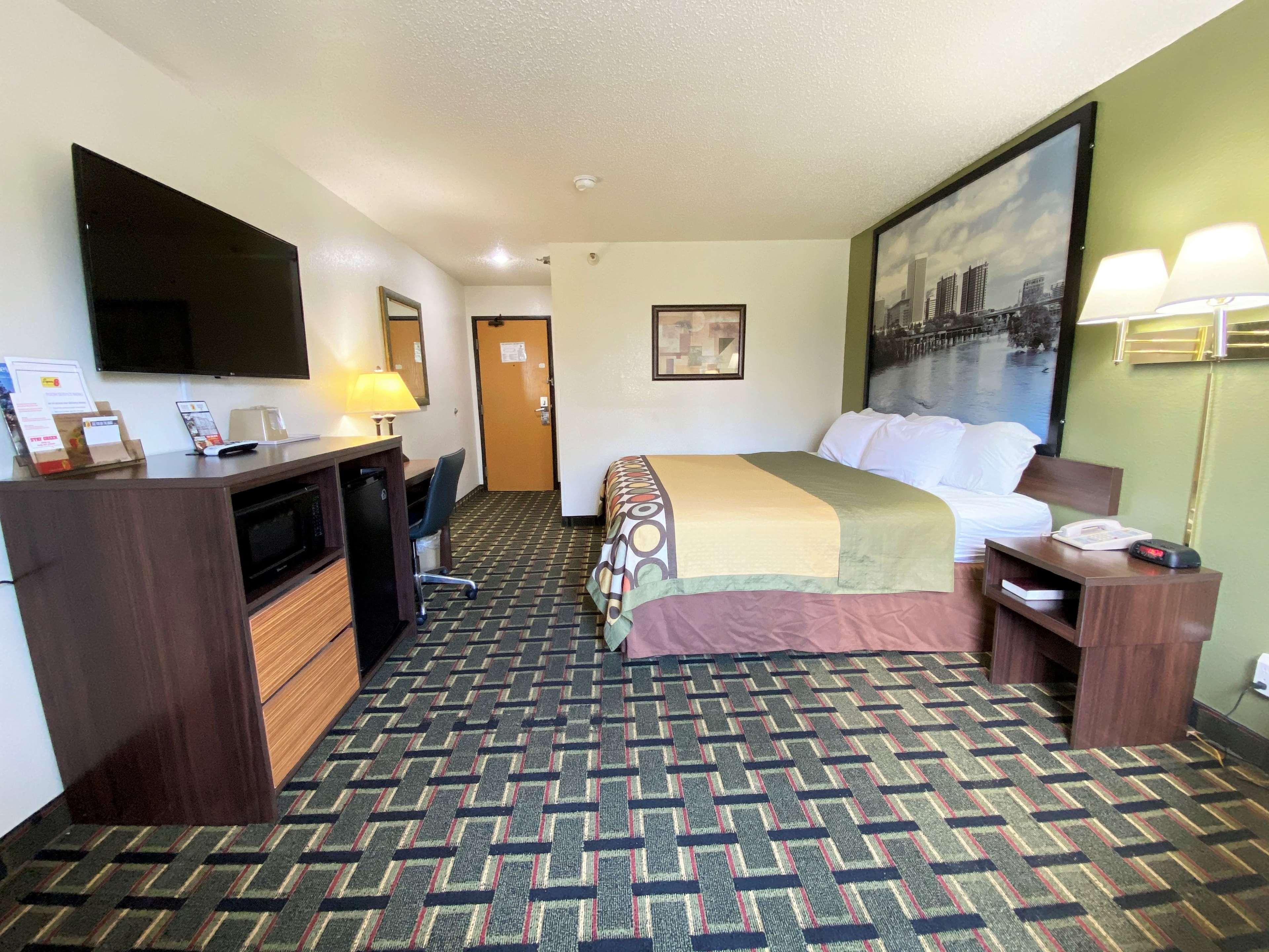 Super 8 By Wyndham Newport News/Jefferson Ave. Hotel Eksteriør billede
