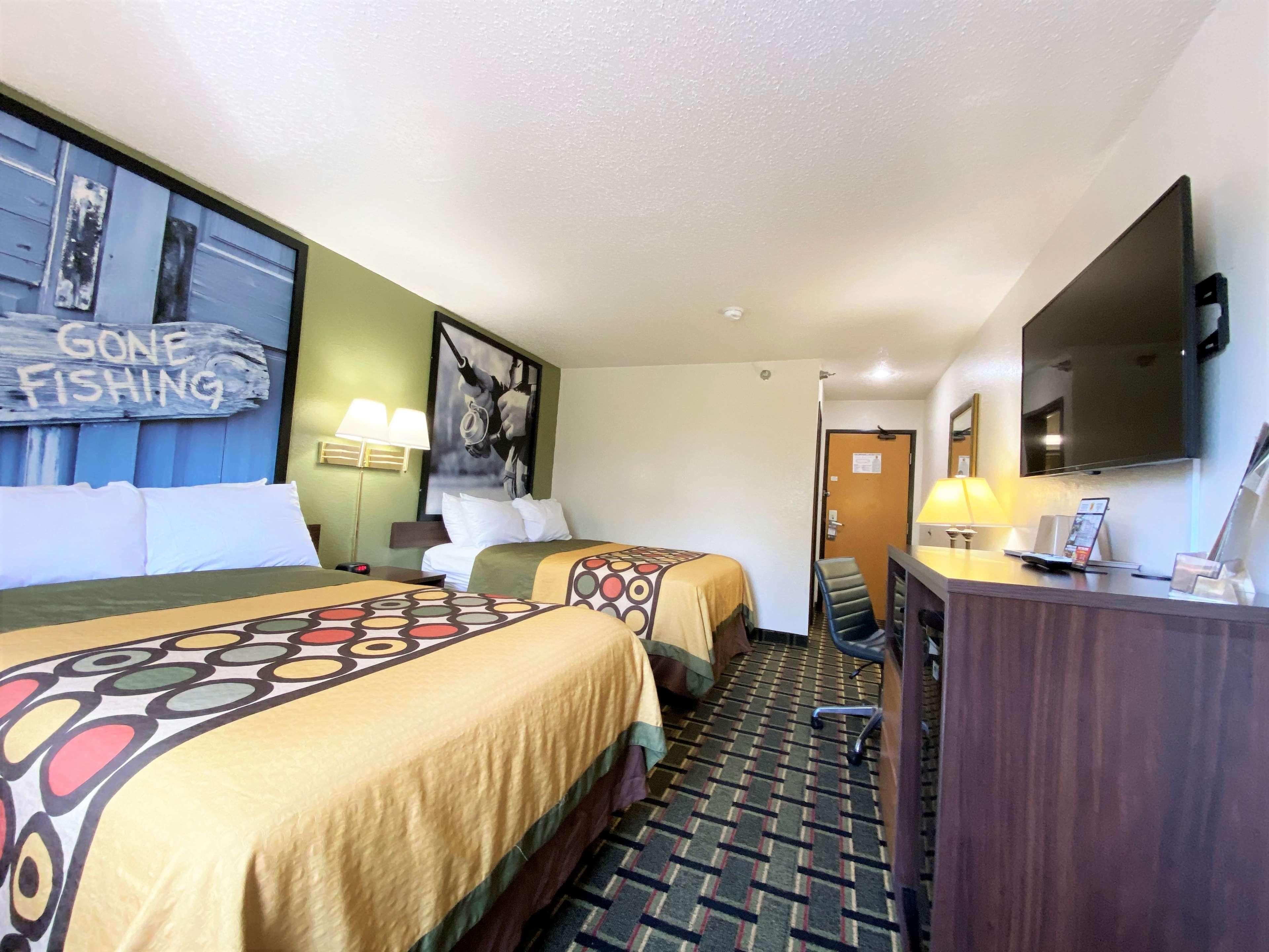 Super 8 By Wyndham Newport News/Jefferson Ave. Hotel Eksteriør billede